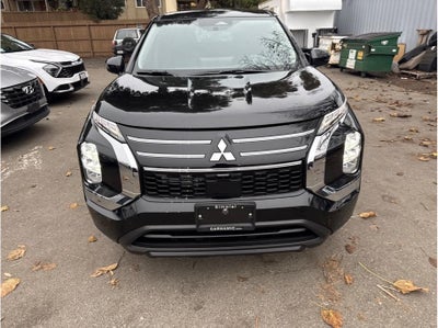 2026 Mitsubishi Outlander ES