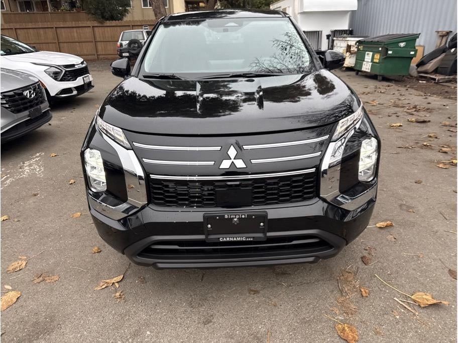 2026 Mitsubishi Outlander ES