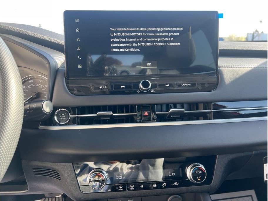 2026 Mitsubishi Outlander ES