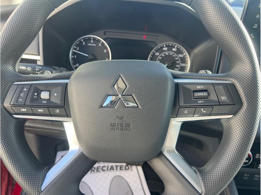 2026 Mitsubishi Outlander ES