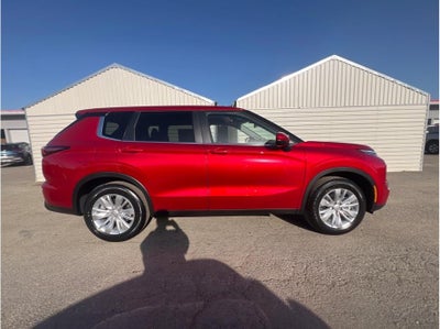 2026 Mitsubishi Outlander ES