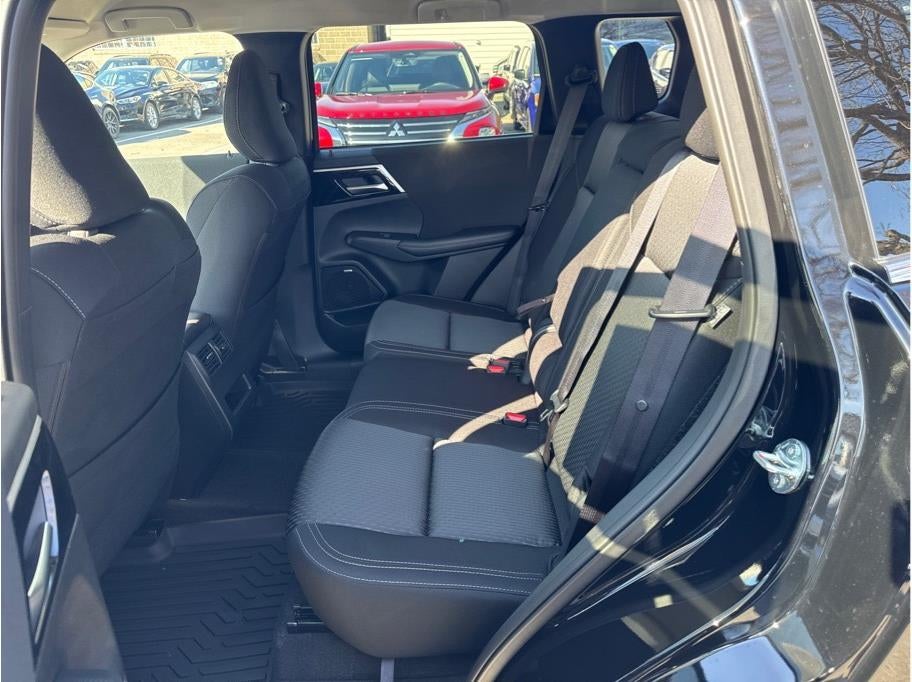 2026 Mitsubishi Outlander ES