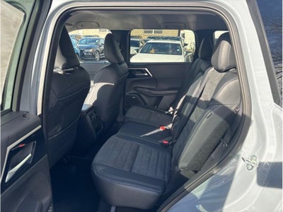 2026 Mitsubishi Outlander LE Sport Utility 4D