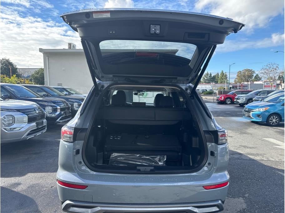 2026 Mitsubishi Outlander LE Sport Utility 4D