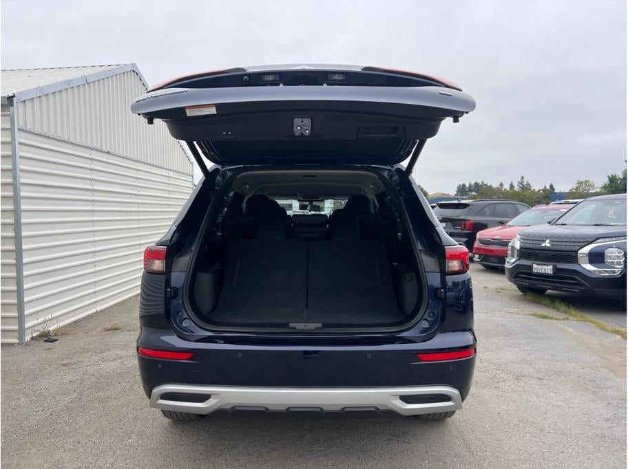 2023 Mitsubishi Outlander SE Sport Utility 4D