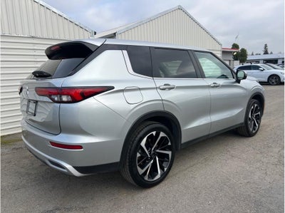 2024 Mitsubishi Outlander SE Sport Utility 4D