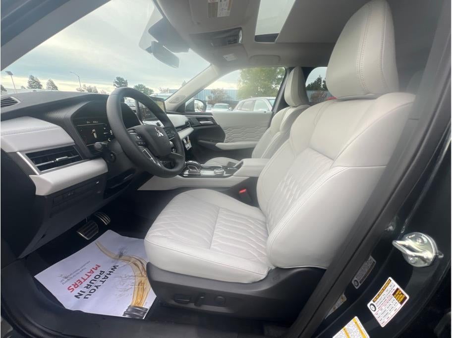 2025 Mitsubishi Outlander SEL