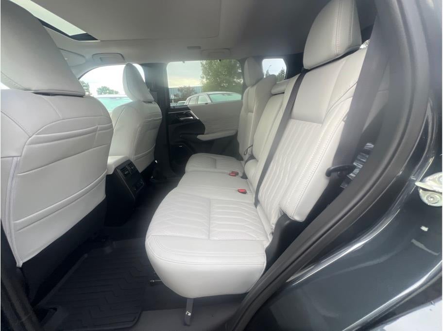 2025 Mitsubishi Outlander SEL