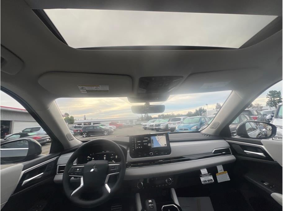 2025 Mitsubishi Outlander SEL