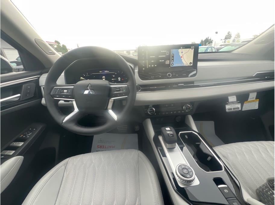 2025 Mitsubishi Outlander SEL