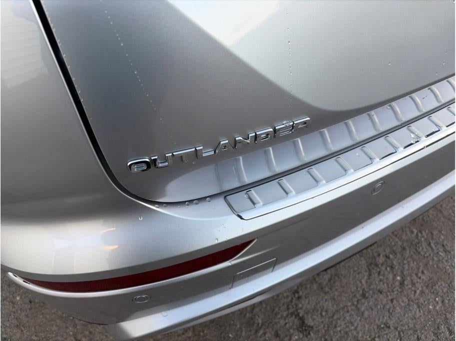 2025 Mitsubishi Outlander PHEV SE Tech Package