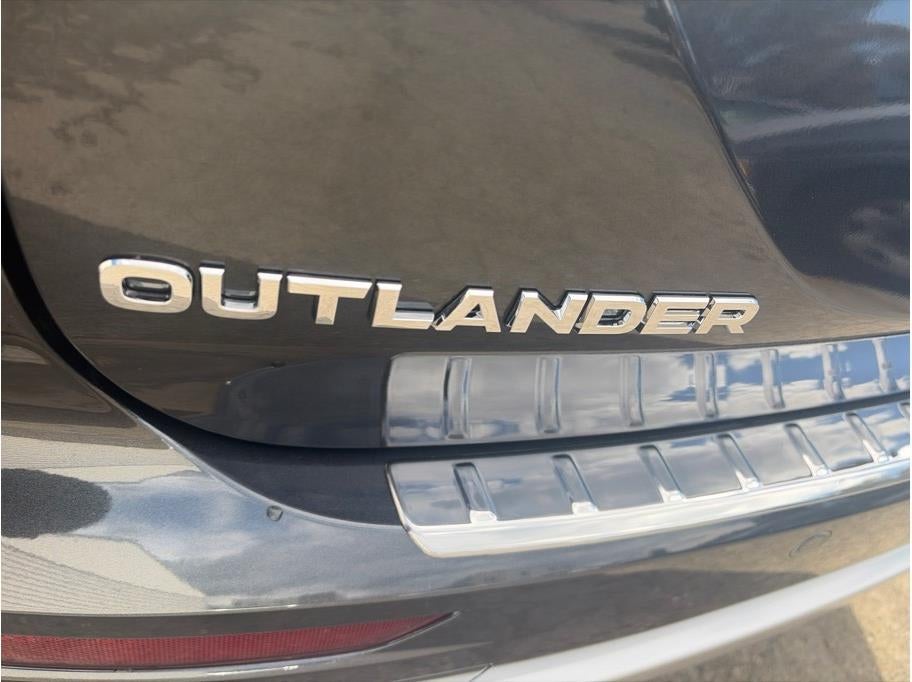 2025 Mitsubishi Outlander PHEV SE