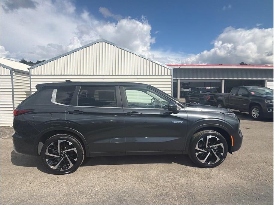 2025 Mitsubishi Outlander PHEV SE