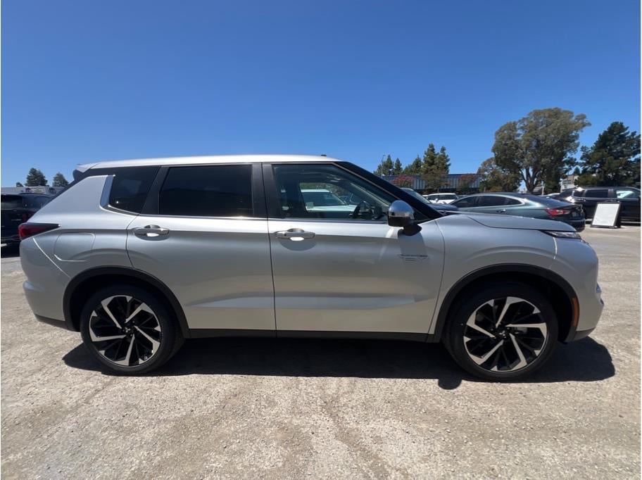 2025 Mitsubishi Outlander PHEV SE Sport Utility 4D