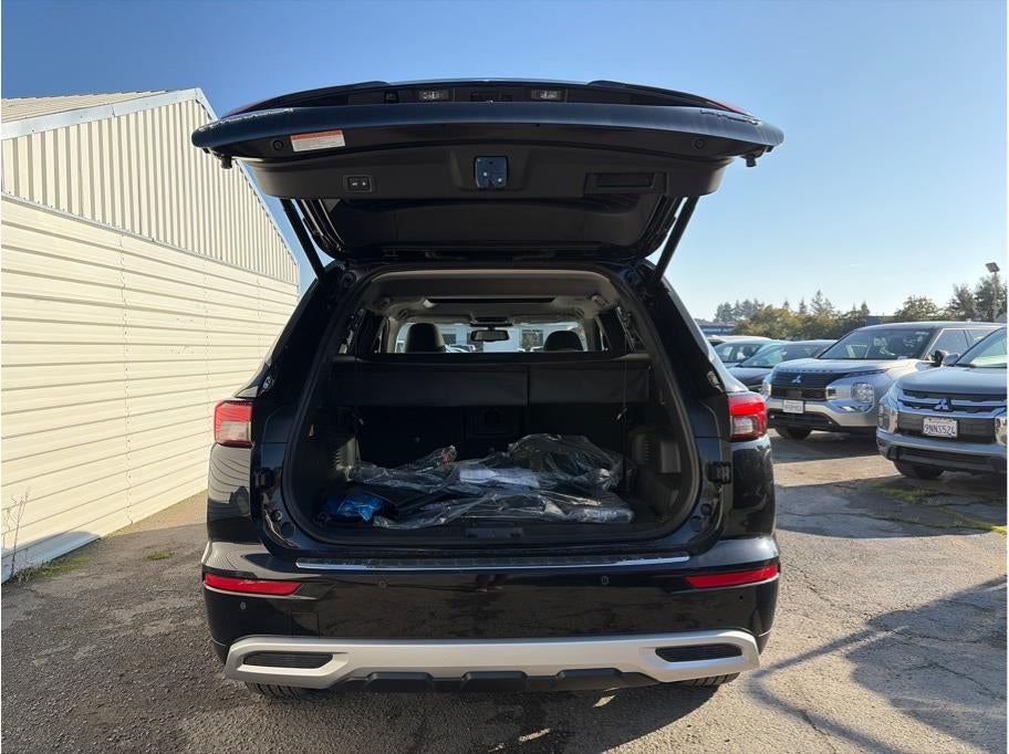 2025 Mitsubishi Outlander PHEV SE