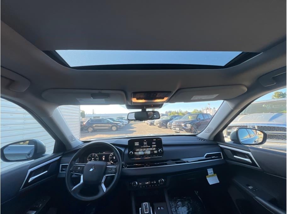 2024 Mitsubishi Outlander PHEV SE Sport Utility 4D