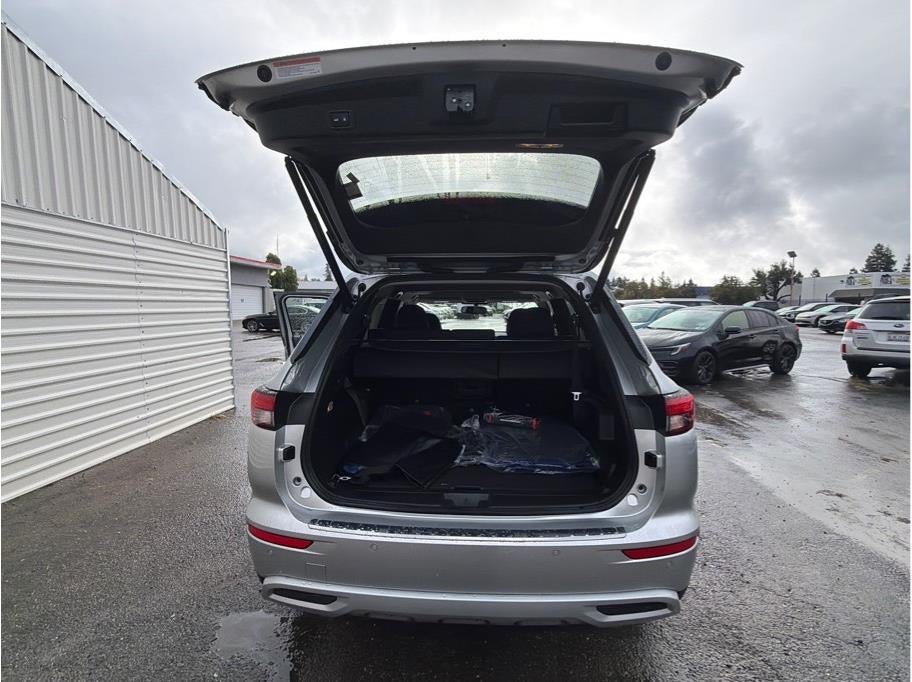 2025 Mitsubishi Outlander PHEV SE