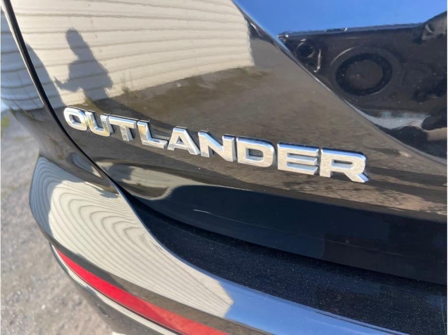 2024 Mitsubishi Outlander PHEV SEL Sport Utility 4D