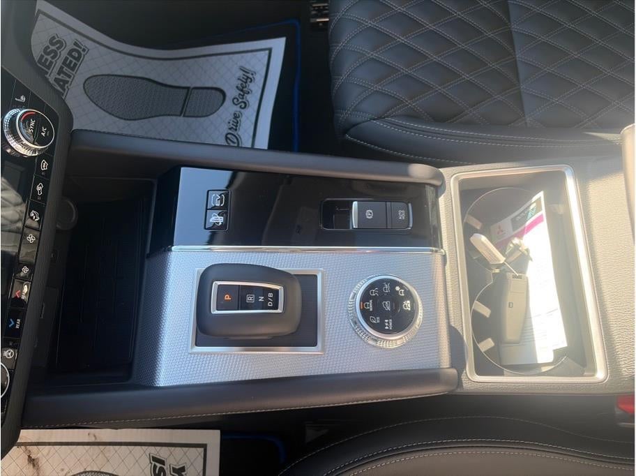 2025 Mitsubishi Outlander PHEV SEL