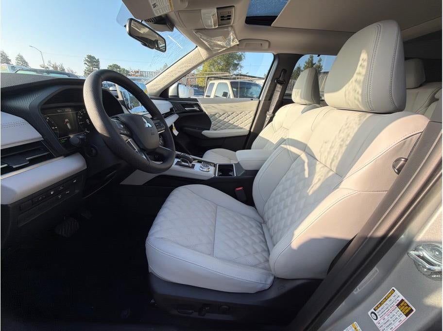 2025 Mitsubishi Outlander PHEV SEL