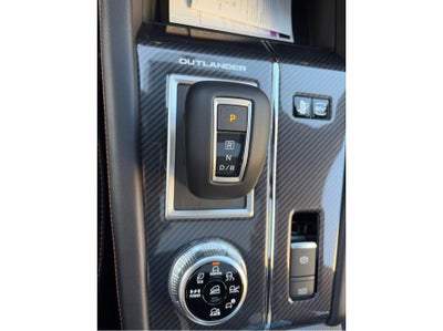 2025 Mitsubishi Outlander PHEV SEL Premium Package