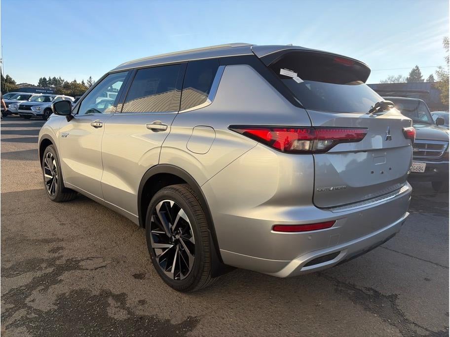 2025 Mitsubishi Outlander PHEV SEL