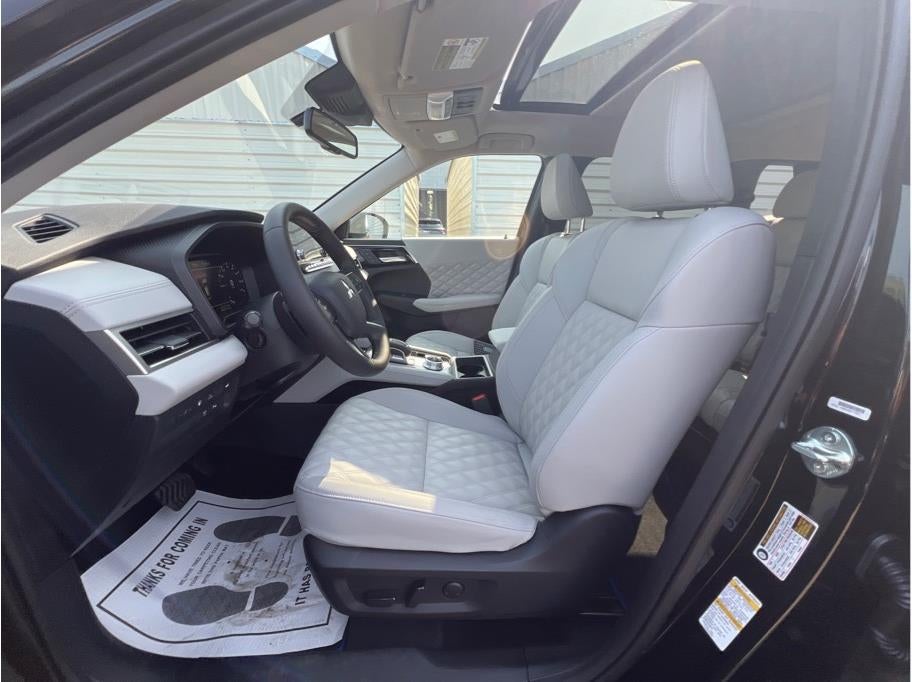 2025 Mitsubishi Outlander PHEV SEL