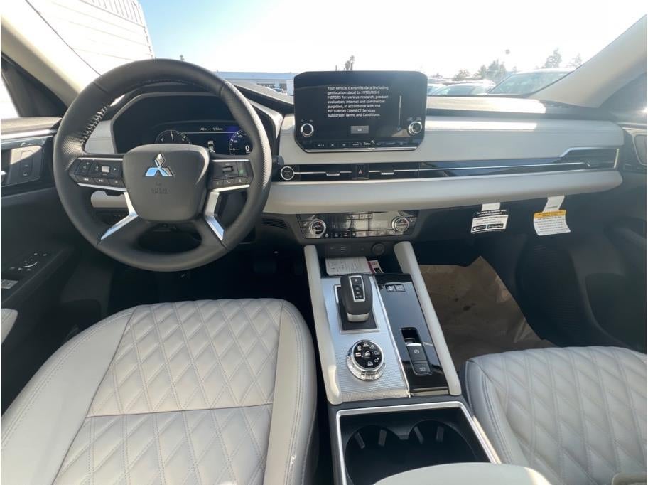 2025 Mitsubishi Outlander PHEV SEL