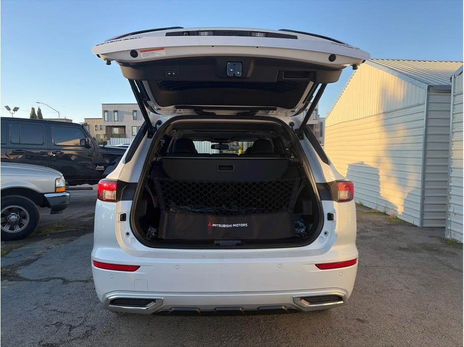 2025 Mitsubishi Outlander PHEV SEL