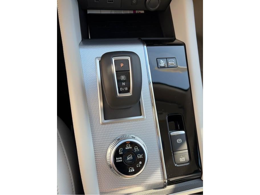 2025 Mitsubishi Outlander PHEV SEL