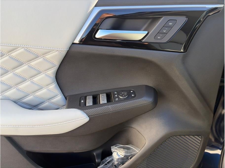 2025 Mitsubishi Outlander PHEV SEL