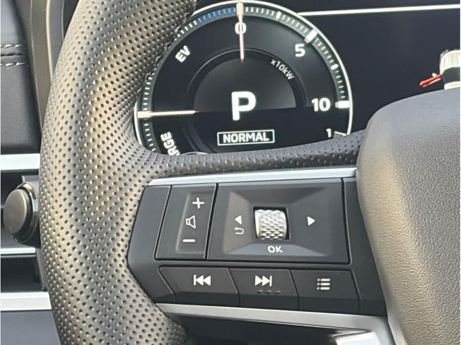 2025 Mitsubishi Outlander PHEV SEL