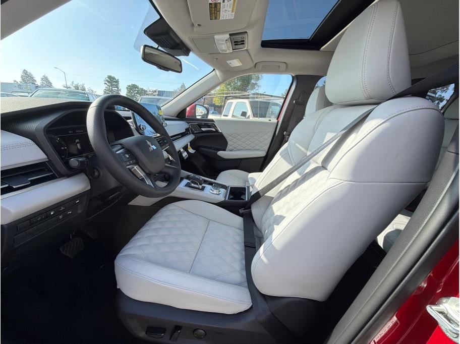 2025 Mitsubishi Outlander PHEV SEL