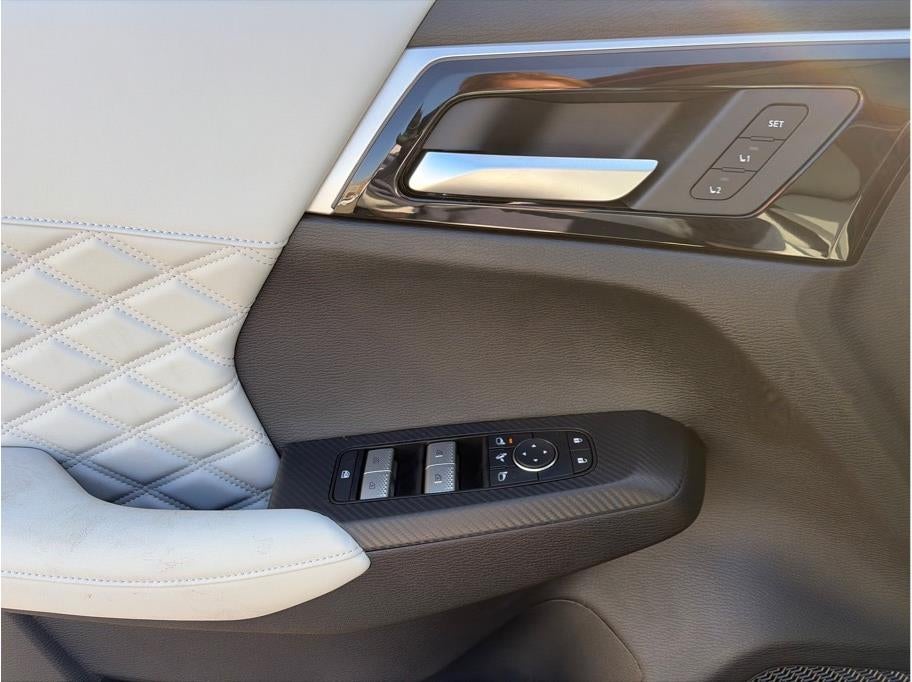 2025 Mitsubishi Outlander PHEV SEL