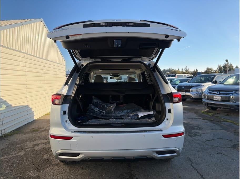 2025 Mitsubishi Outlander PHEV SEL