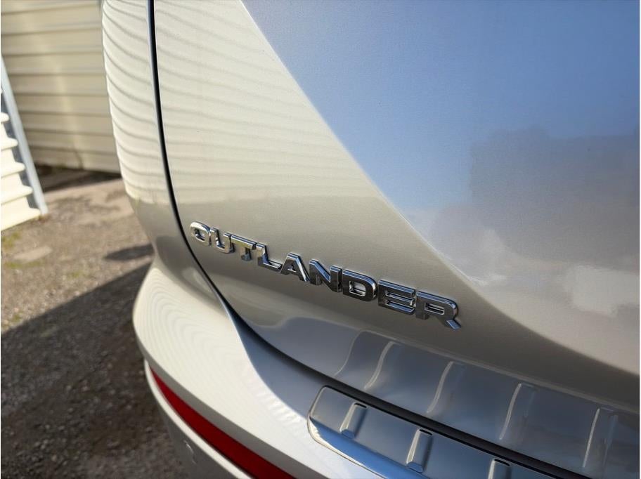 2025 Mitsubishi Outlander PHEV SEL