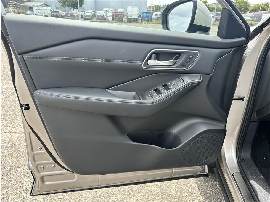 2026 Nissan Rogue Platinum Sport Utility 4D