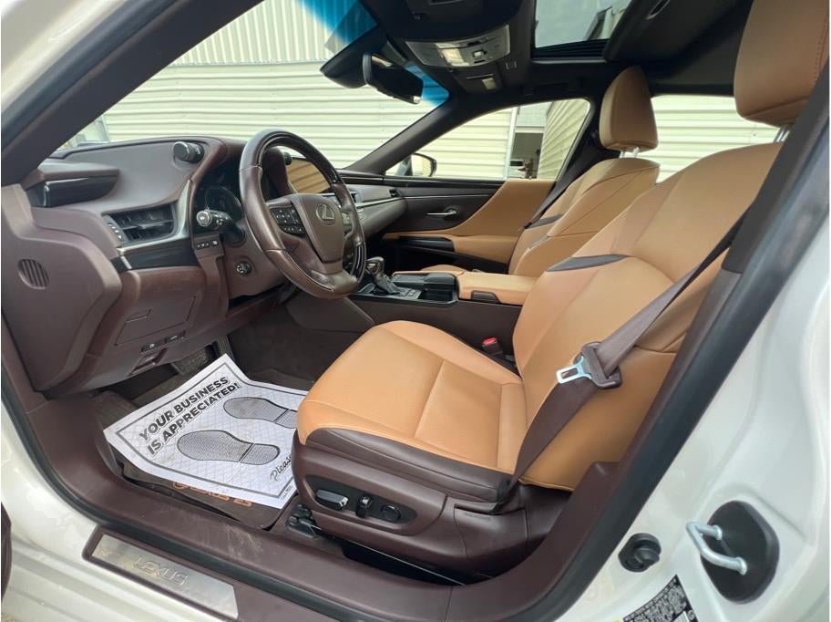 2019 Lexus ES ES 300h Sedan 4D