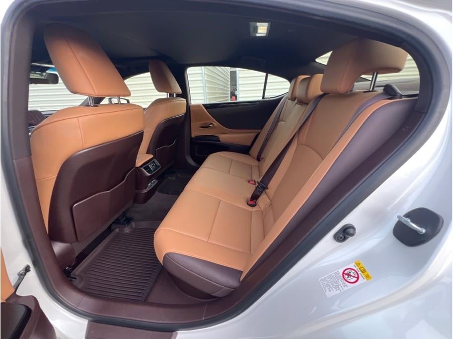 2019 Lexus ES ES 300h Sedan 4D