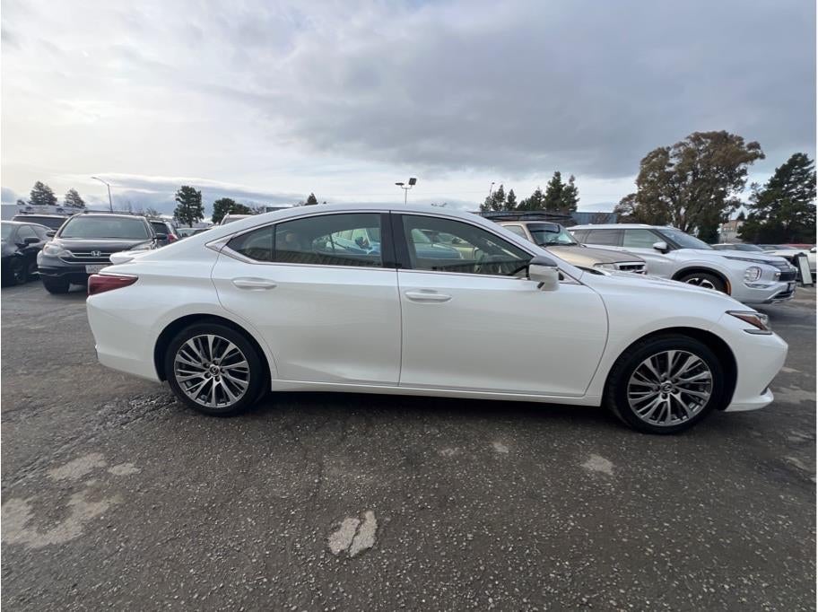 2019 Lexus ES ES 300h Sedan 4D