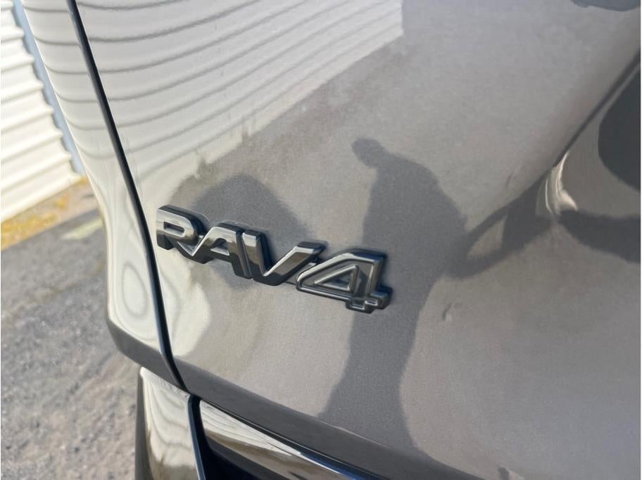 2022 Toyota RAV4 Hybrid XSE Sport Utility 4D