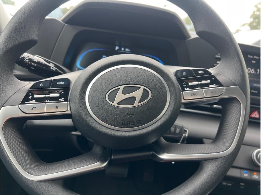 2026 Hyundai Elantra SE Sedan 4D