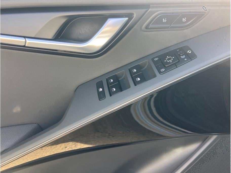 2024 Kia Niro SX Wagon 4D