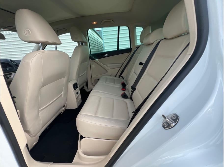 2015 Volkswagen Tiguan 2.0T SEL Sport Utility 4D