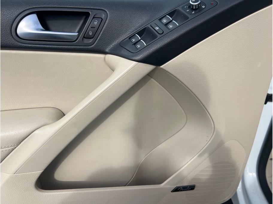 2015 Volkswagen Tiguan 2.0T SEL Sport Utility 4D