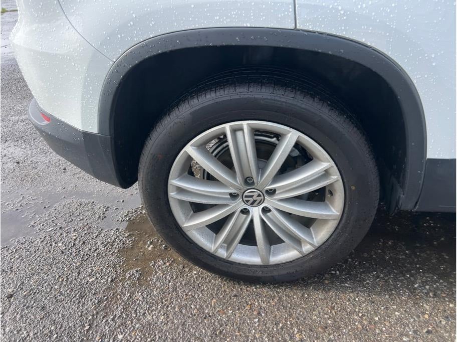 2015 Volkswagen Tiguan 2.0T SEL Sport Utility 4D