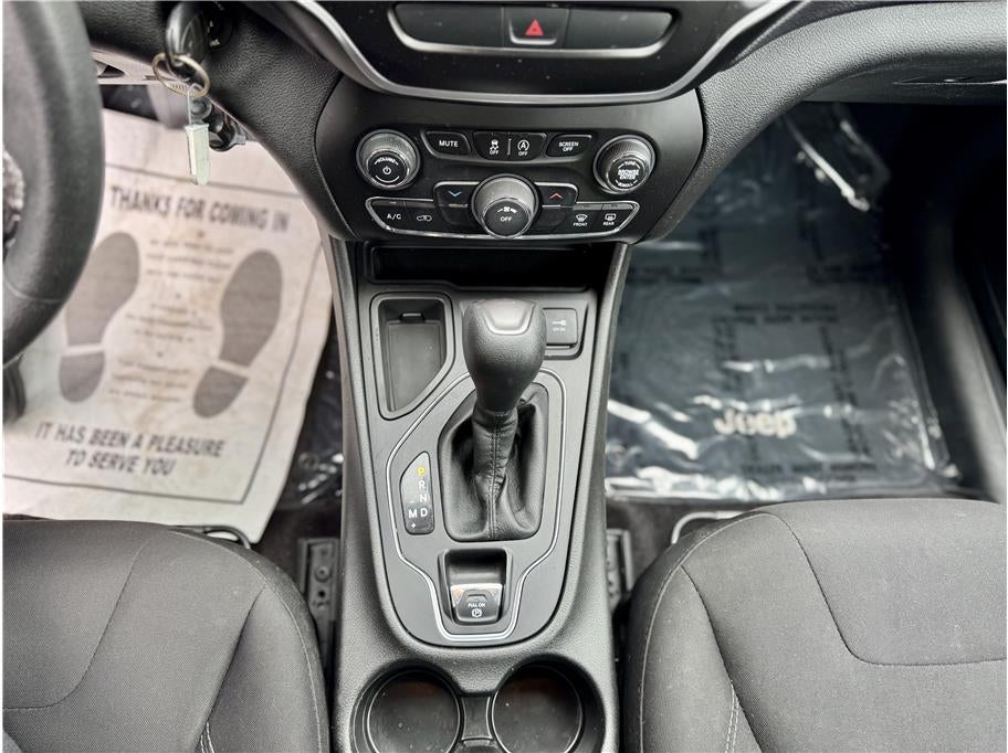 2019 Jeep Cherokee Latitude Sport Utility 4D