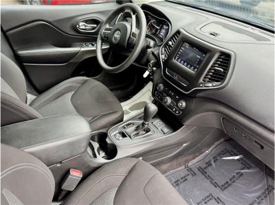 2019 Jeep Cherokee Latitude Sport Utility 4D