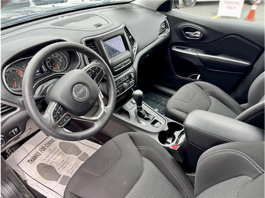 2019 Jeep Cherokee Latitude Sport Utility 4D