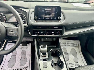 2024 Nissan Rogue SV Sport Utility 4D